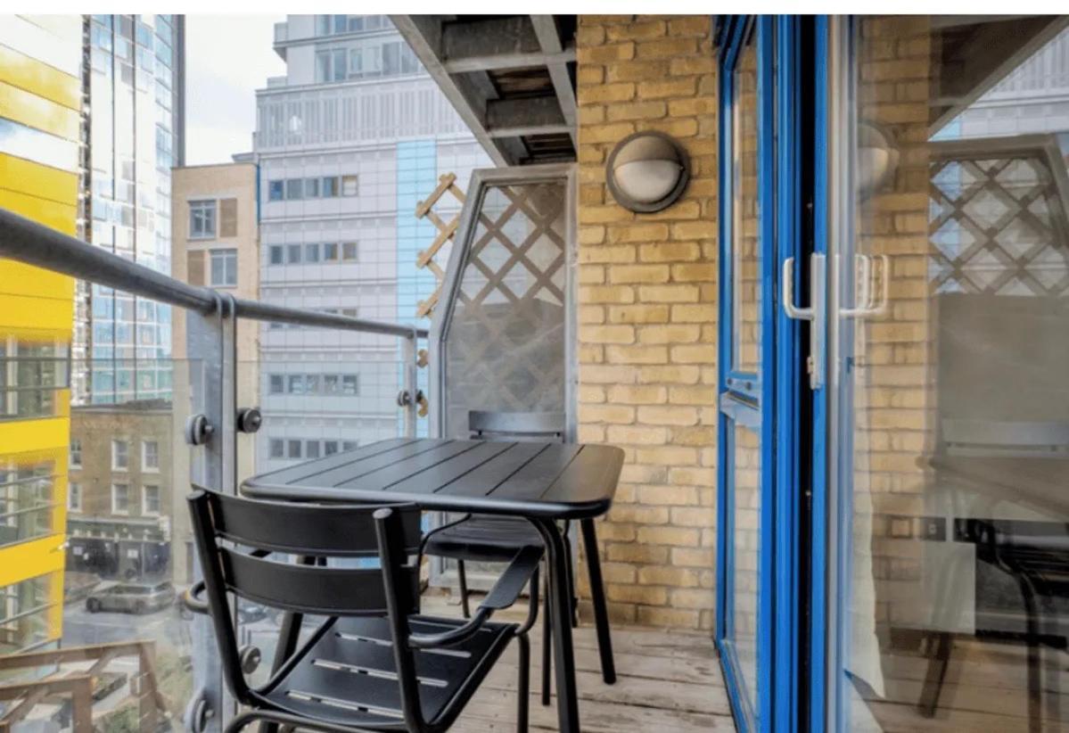Londwell, Canary Wharf Riverside Retreat, Balcony & Views Apartamento